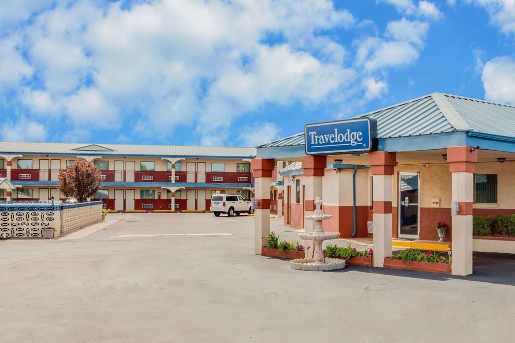 Clarion Pointe Ridgecrest Near China Lake Naval Station Exterior photo